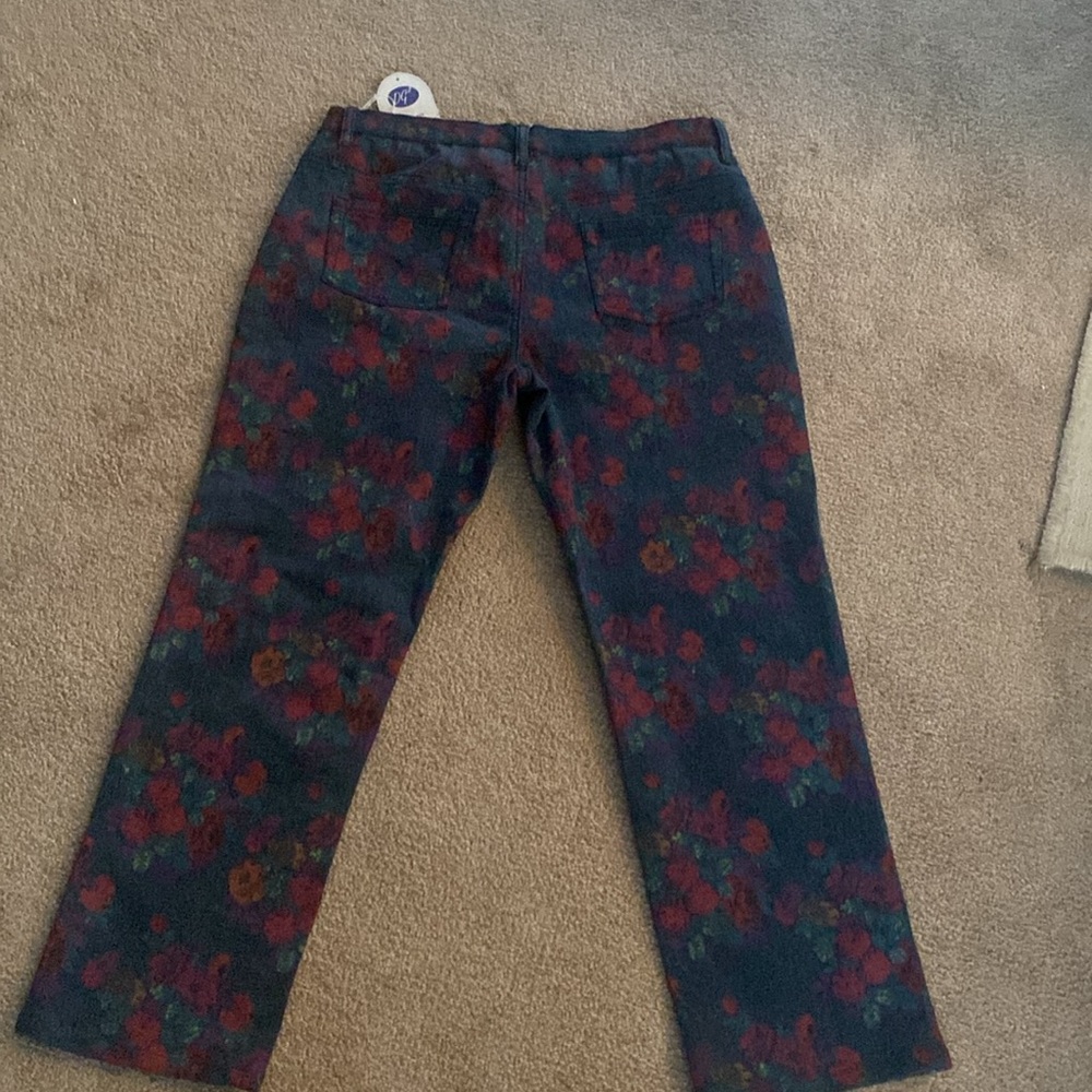 Floral  jeans size 10P..Diane Gilman ..New. - Picture 2 of 6